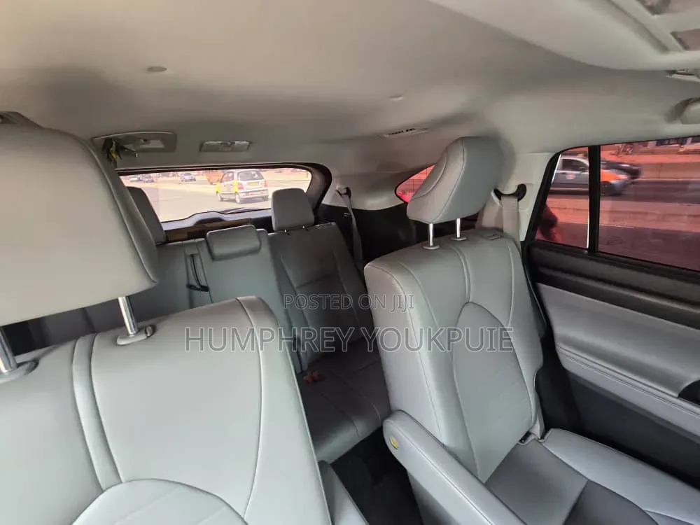 Toyota Highlander 2021 Blue