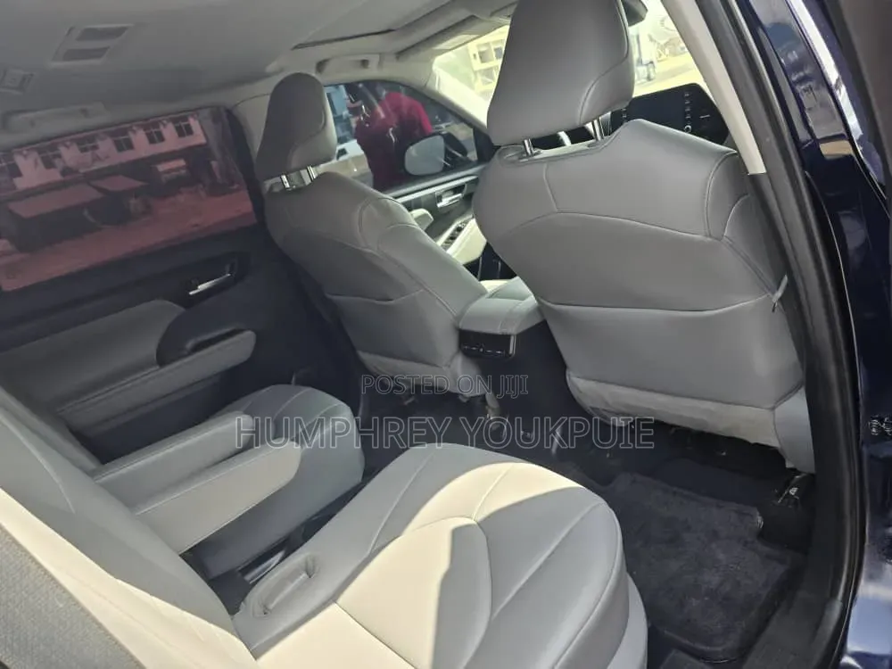 Toyota Highlander 2021 Blue