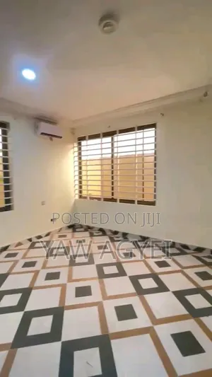 3bdrm Apartment in Exponent, Ashaley Botwe for rent