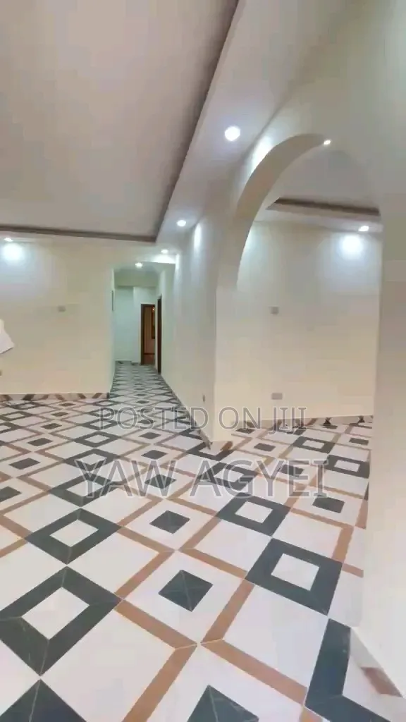 3bdrm Apartment in Exponent, Ashaley Botwe for rent