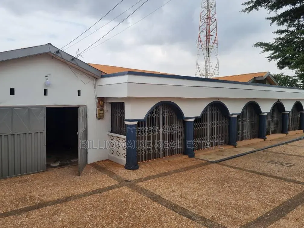6bdrm Apartment in Ahenema Kokoben, Kumasi Metropolitan for rent