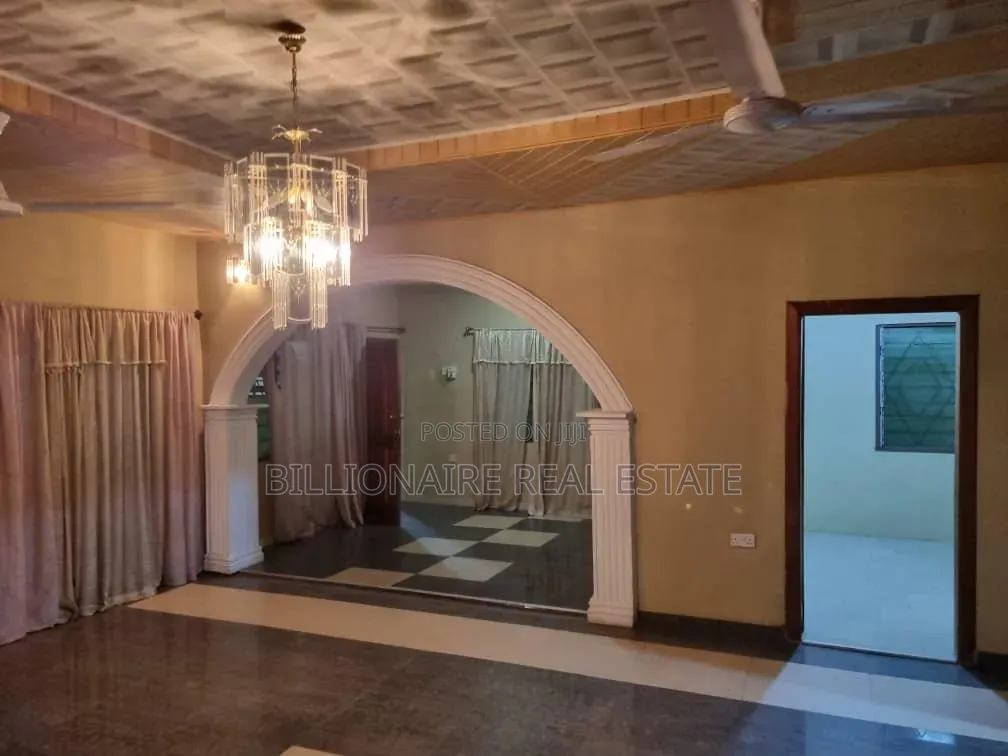 6bdrm Apartment in Ahenema Kokoben, Kumasi Metropolitan for rent