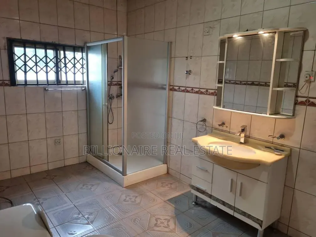 6bdrm Apartment in Ahenema Kokoben, Kumasi Metropolitan for rent