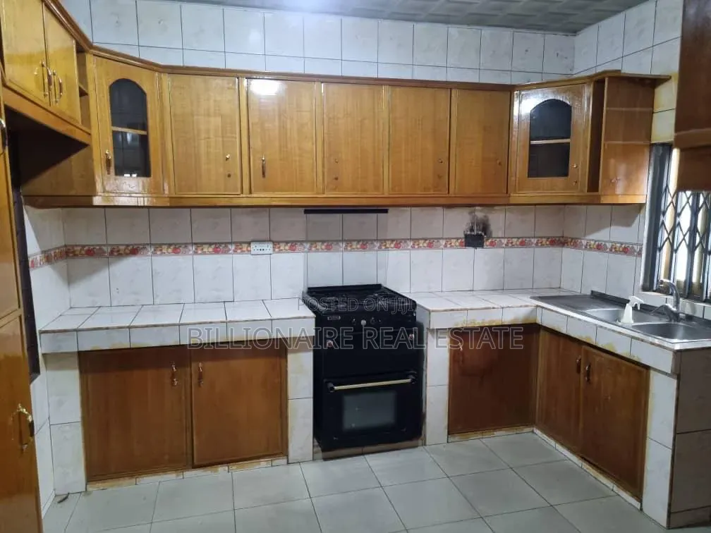 6bdrm Apartment in Ahenema Kokoben, Kumasi Metropolitan for rent