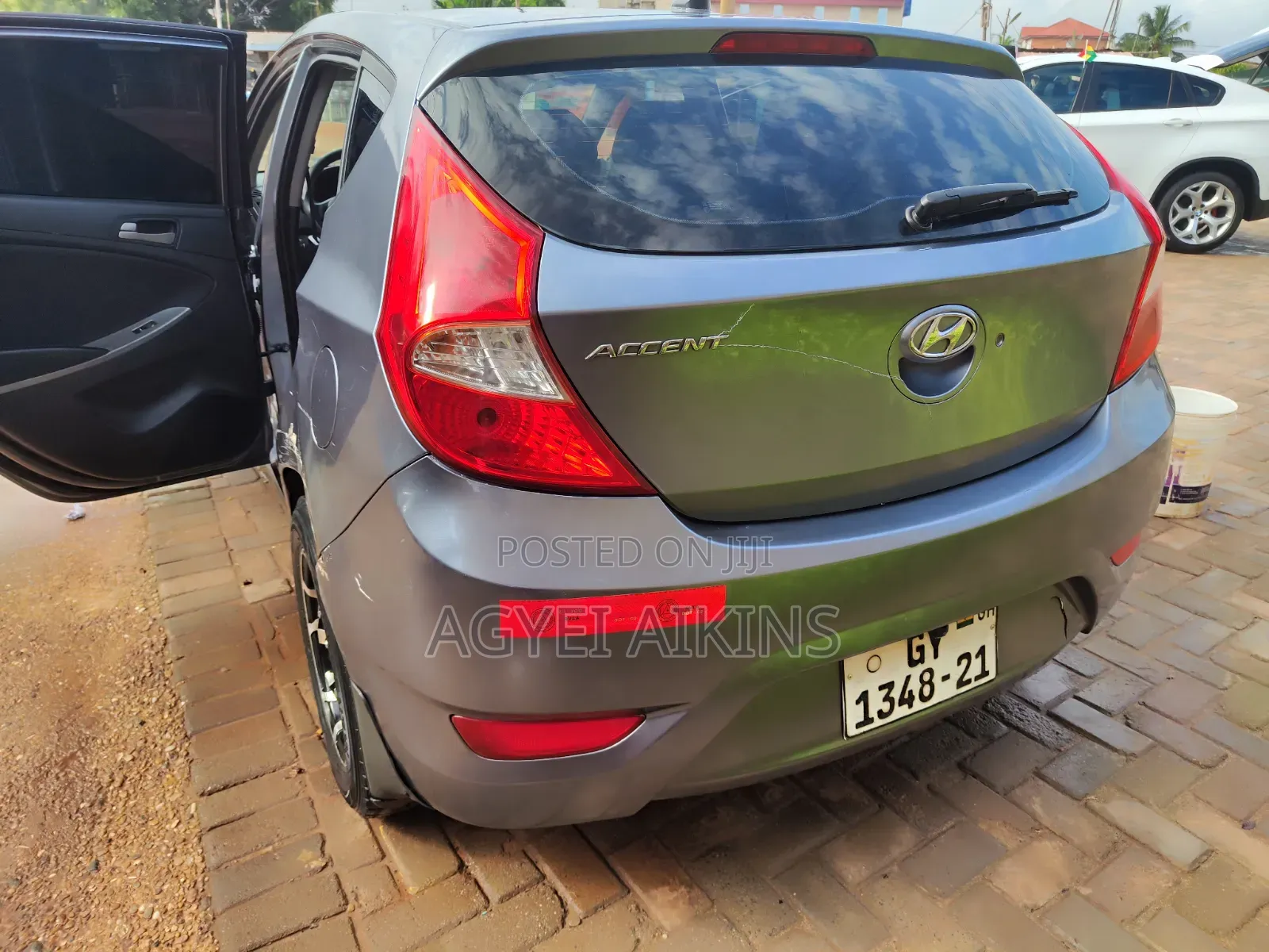 Hyundai Accent SE Hatchback 2016 Gray
