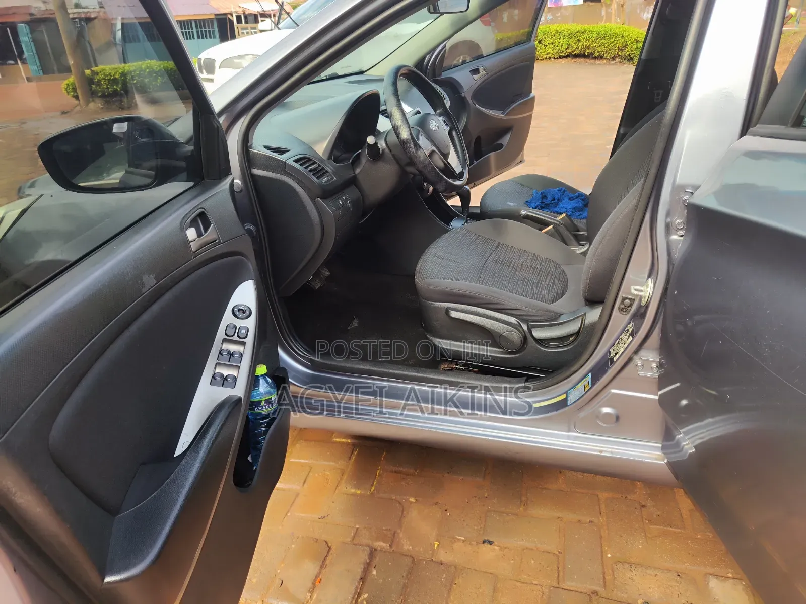 Hyundai Accent SE Hatchback 2016 Gray