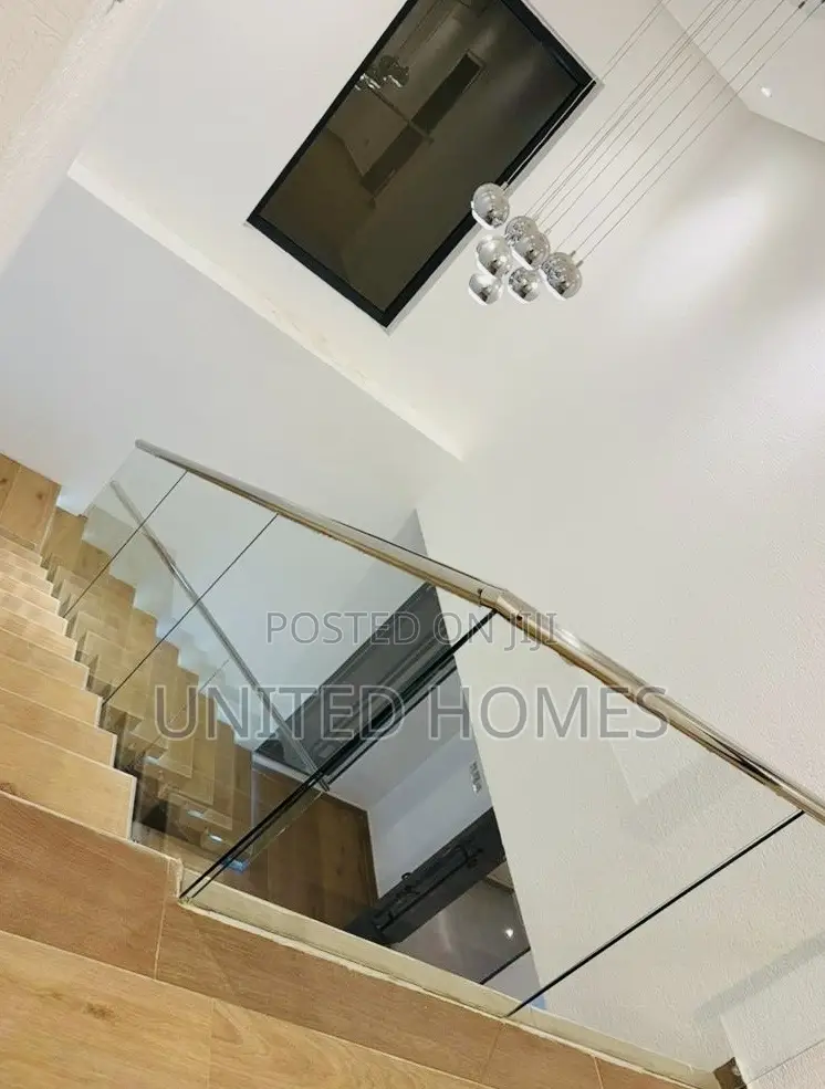 4bdrm House in Adjiriganor for sale