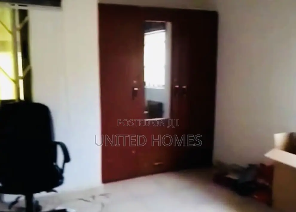 5bdrm House in West Hills Mall Area for rent