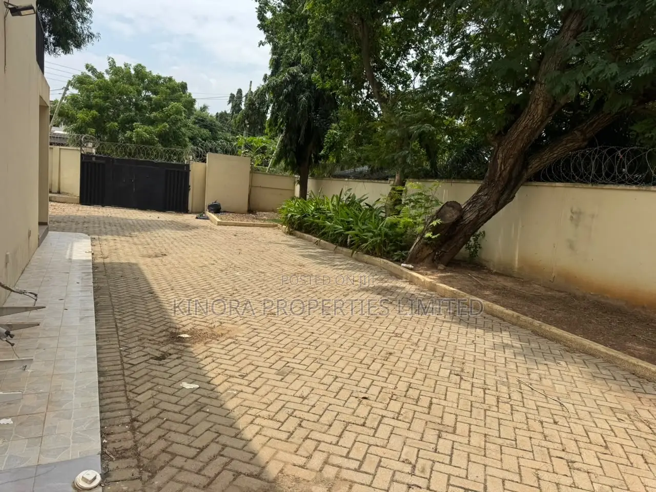 5bdrm Condo in Cantonment, Cantonments for rent