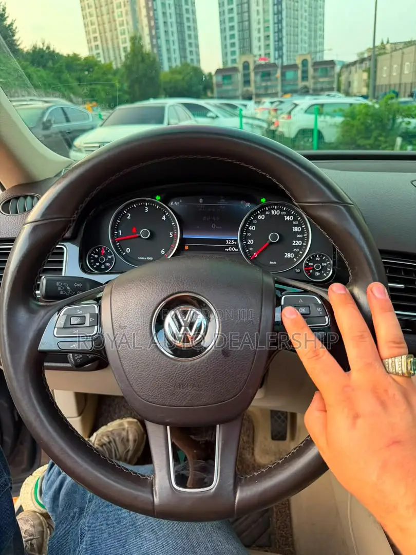 Volkswagen Touareg TDI Executive 2012 Black