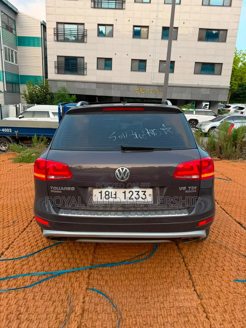 Volkswagen Touareg TDI Executive 2012 Black