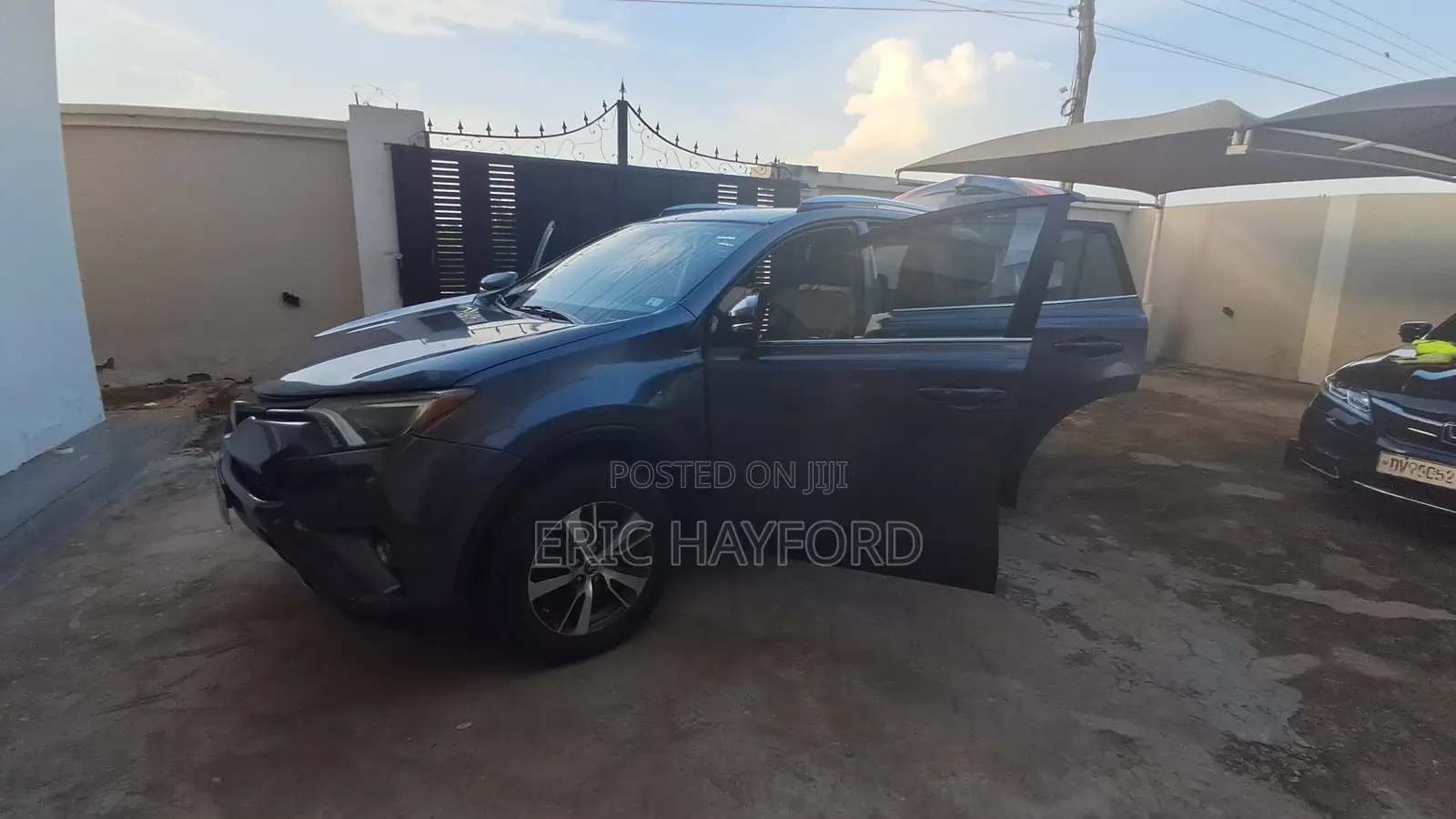 Toyota RAV4 XLE AWD (2.5L 4cyl 6A) 2017 Gray