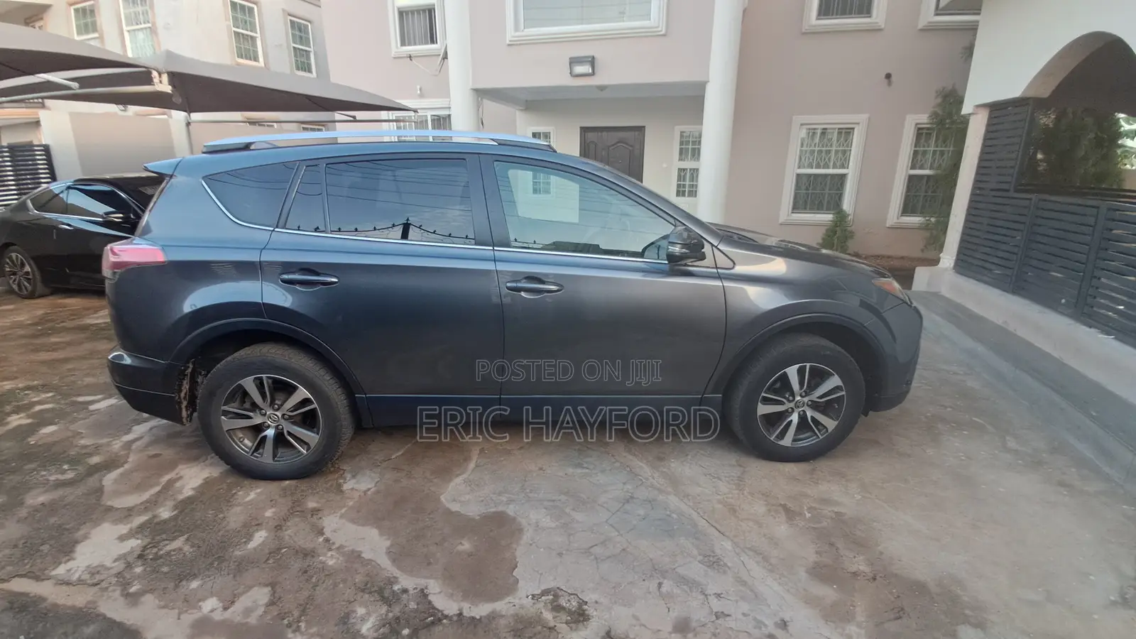 Toyota RAV4 XLE AWD (2.5L 4cyl 6A) 2017 Gray