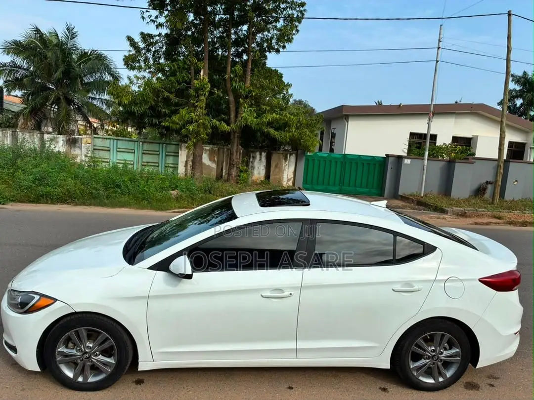 Hyundai Elantra 2018 White