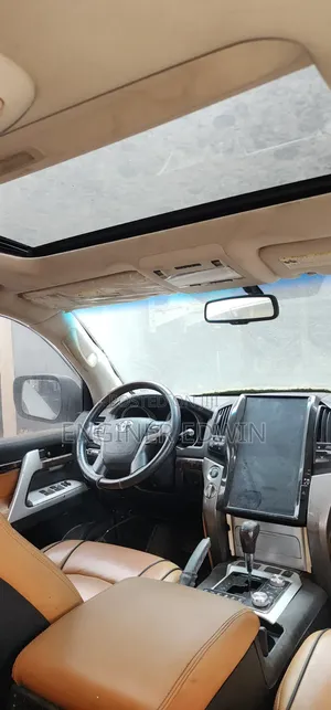 Toyota Land Cruiser 2014 White