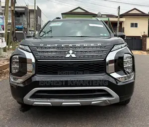 Mitsubishi Outlander 2022 Black