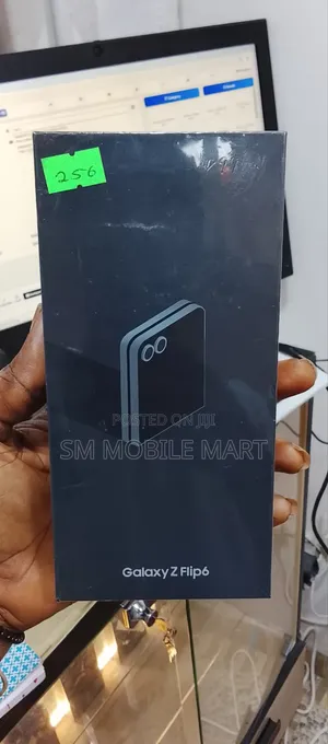 New Samsung Galaxy Z Flip6 256 GB White