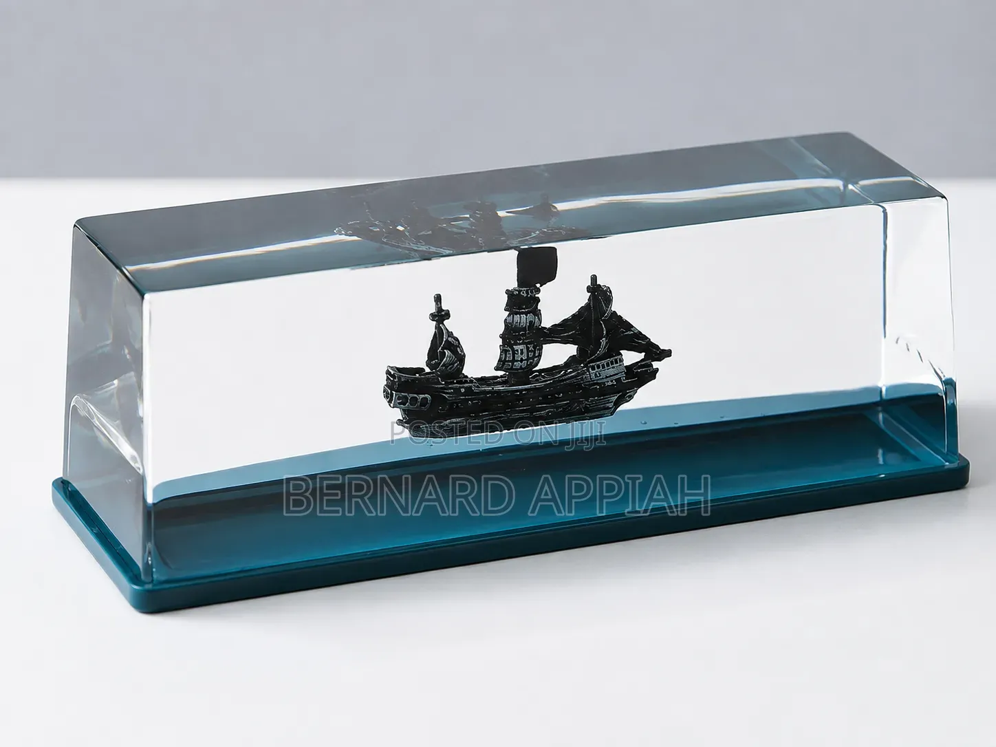 Floating Magnetic Ship Display | Anti-Gravity Magnetic Levitation Desk