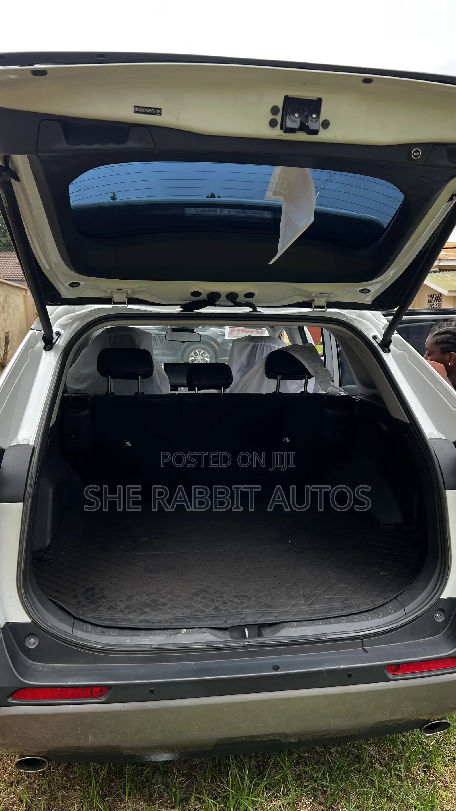 Toyota RAV4 2023 White