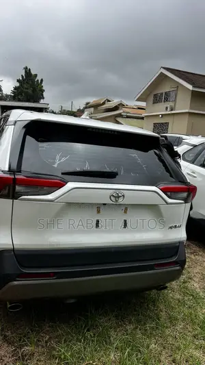 Toyota RAV4 2023 White