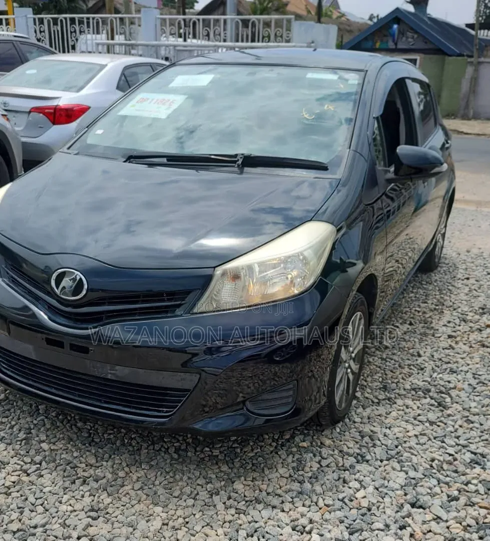 Toyota Vitz 2012 Black
