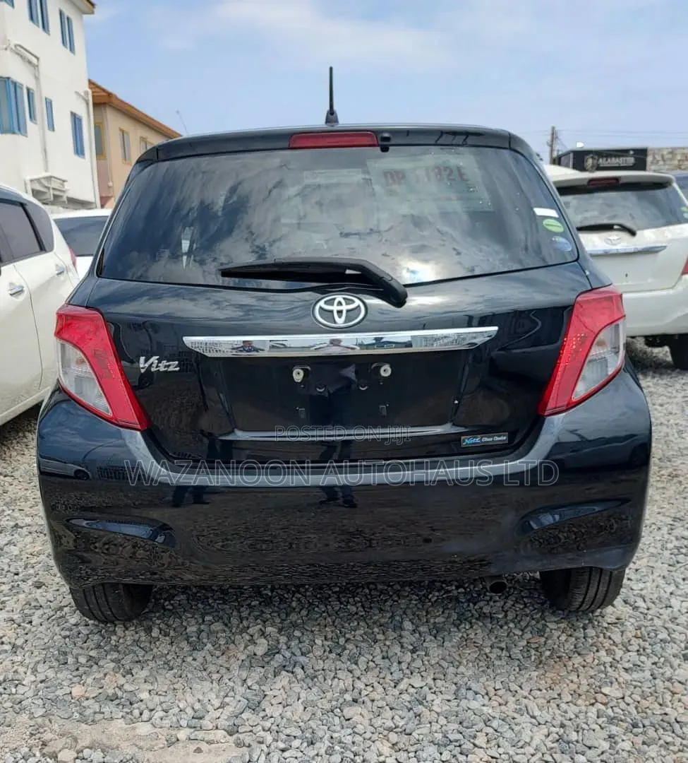Toyota Vitz 2012 Black
