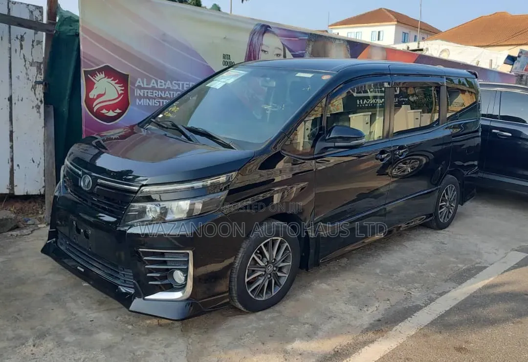 Toyota Voxy 2014 Black