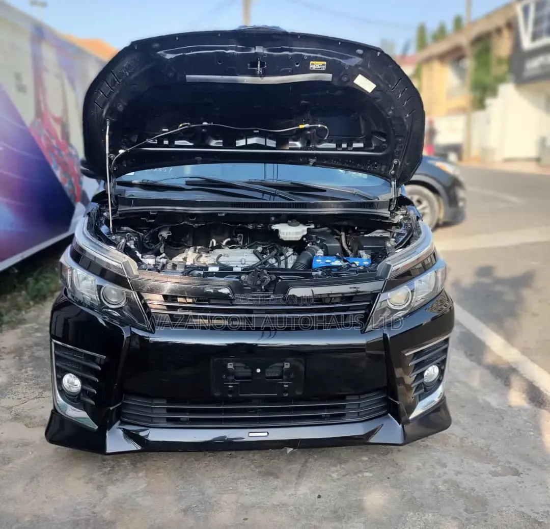 Toyota Voxy 2014 Black