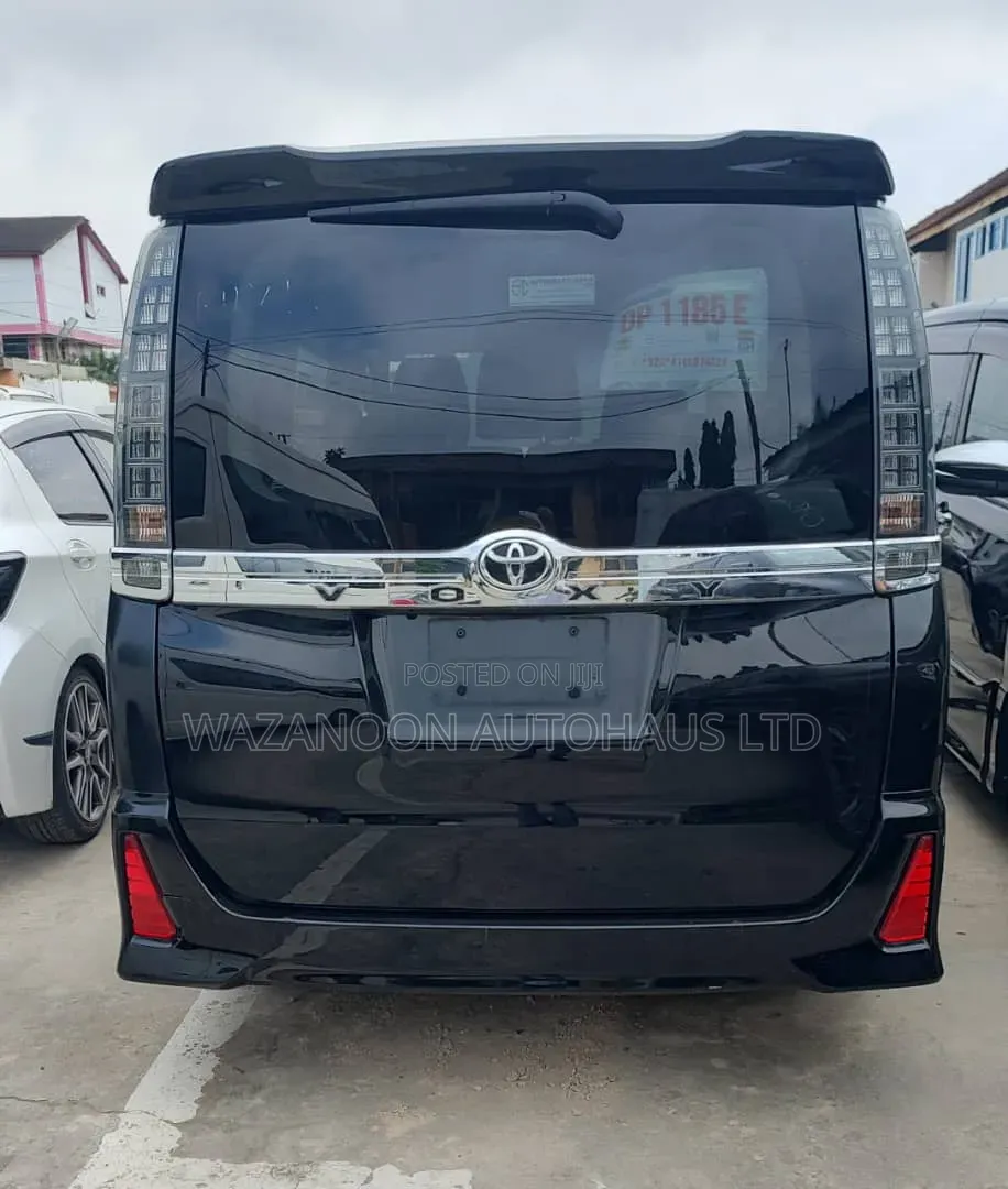 Toyota Voxy 2014 Black