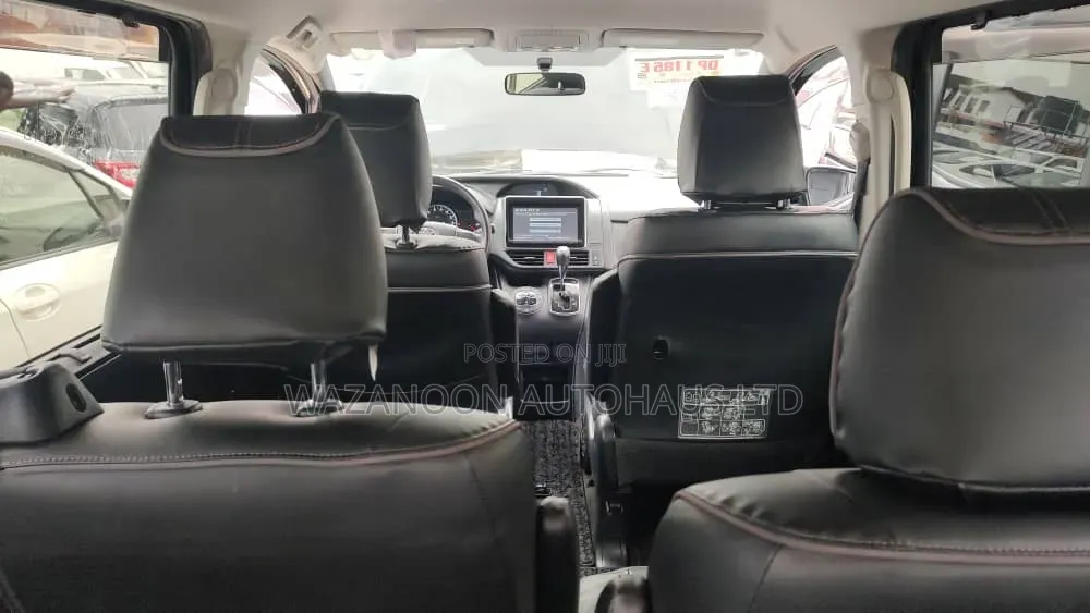Toyota Voxy 2014 Black