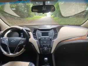 Hyundai Santa Fe SE AWD 2017 Red