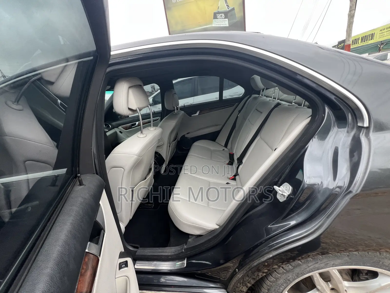 Mercedes-Benz C250 2012 Gray
