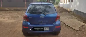 Toyota Vitz 1.0 FWD 5dr 2010 Blue