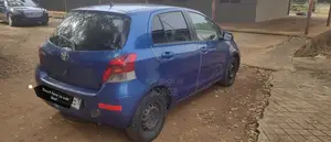 Toyota Vitz 1.0 FWD 5dr 2010 Blue