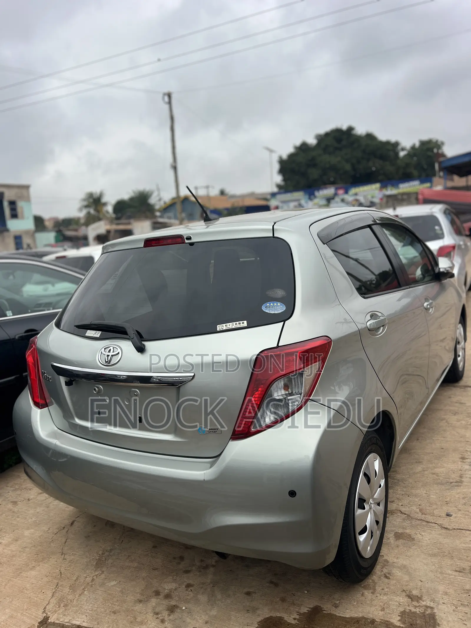 Toyota Vitz 1.3 AWD 3dr 2013 Green