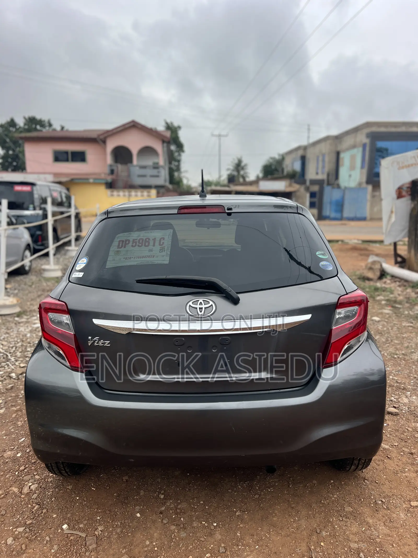 Toyota Vitz 1.3 AWD 3dr 2015 Gray