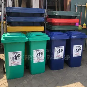 UPPR 120L Wheeled Plastic Dustbin - Outdoor Waste Bin With Lid