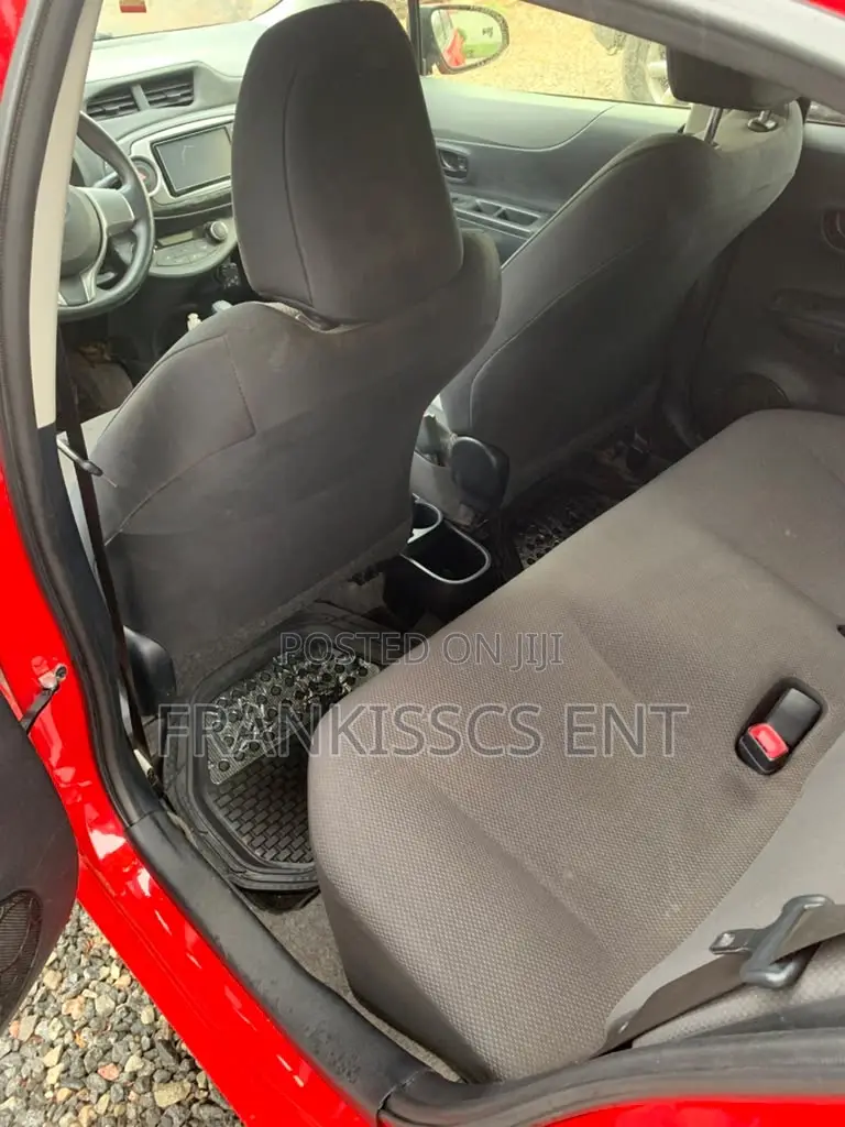 Toyota Vitz 1.3 FWD 5dr 2012 Red
