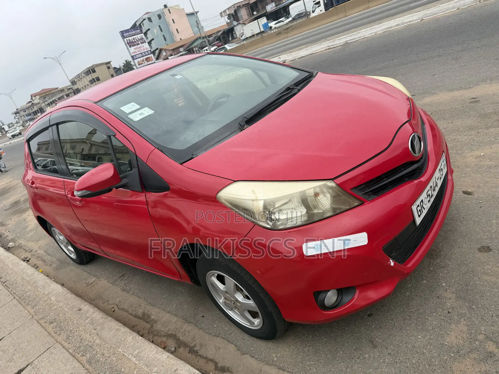 Toyota Vitz 1.3 FWD 5dr 2012 Red