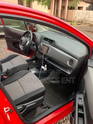 Toyota Vitz 1.3 FWD 5dr 2012 Red