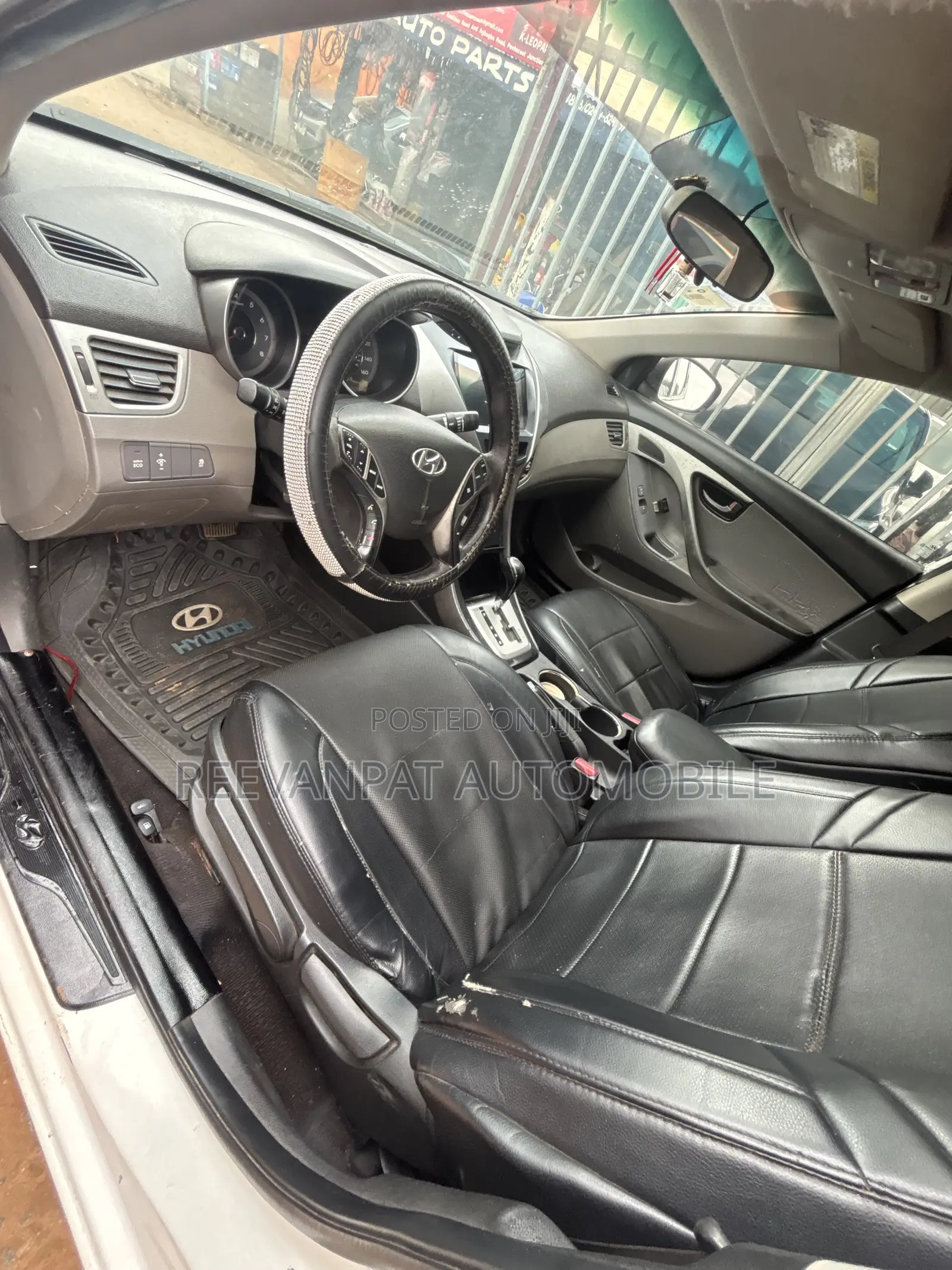 Hyundai Elantra Limited Sedan FWD (1.8L 4cyl 6A) 2013 White