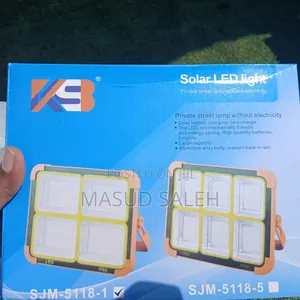 200 W Rechargeable Solar Floodlight