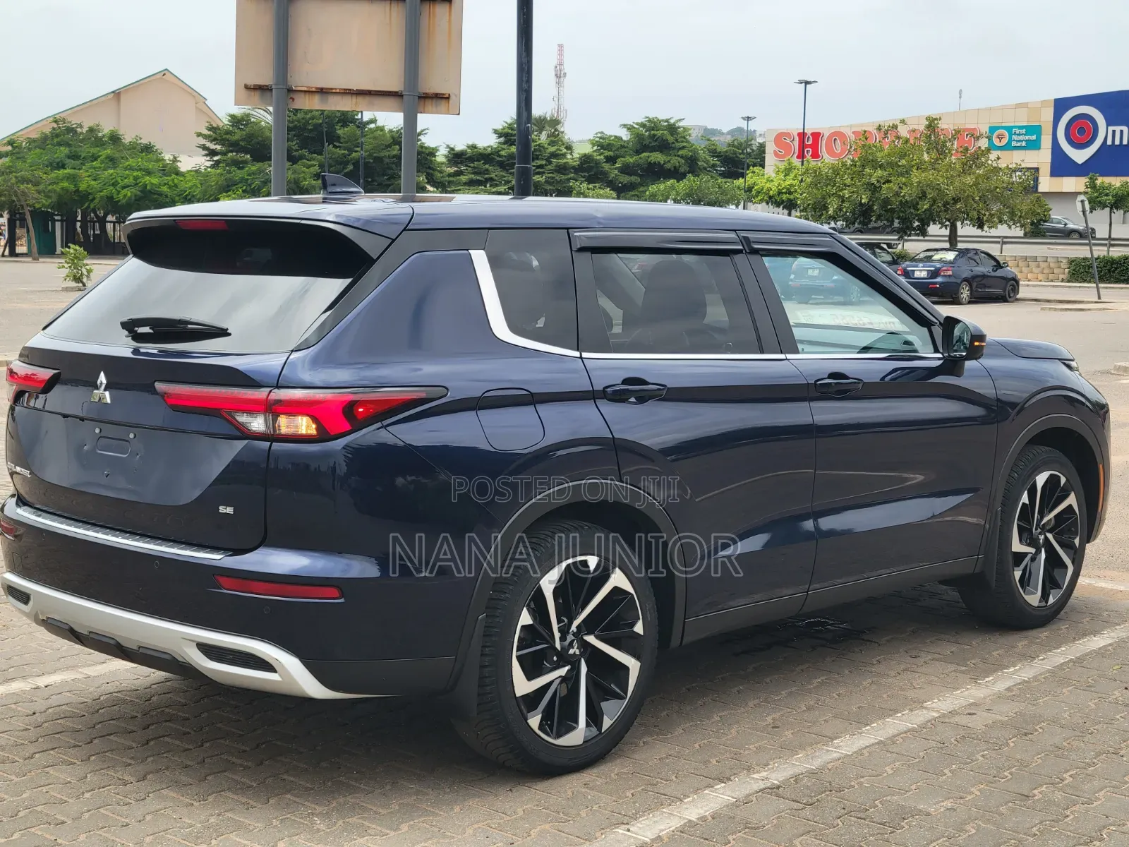 Mitsubishi Outlander SE 2024 Blue