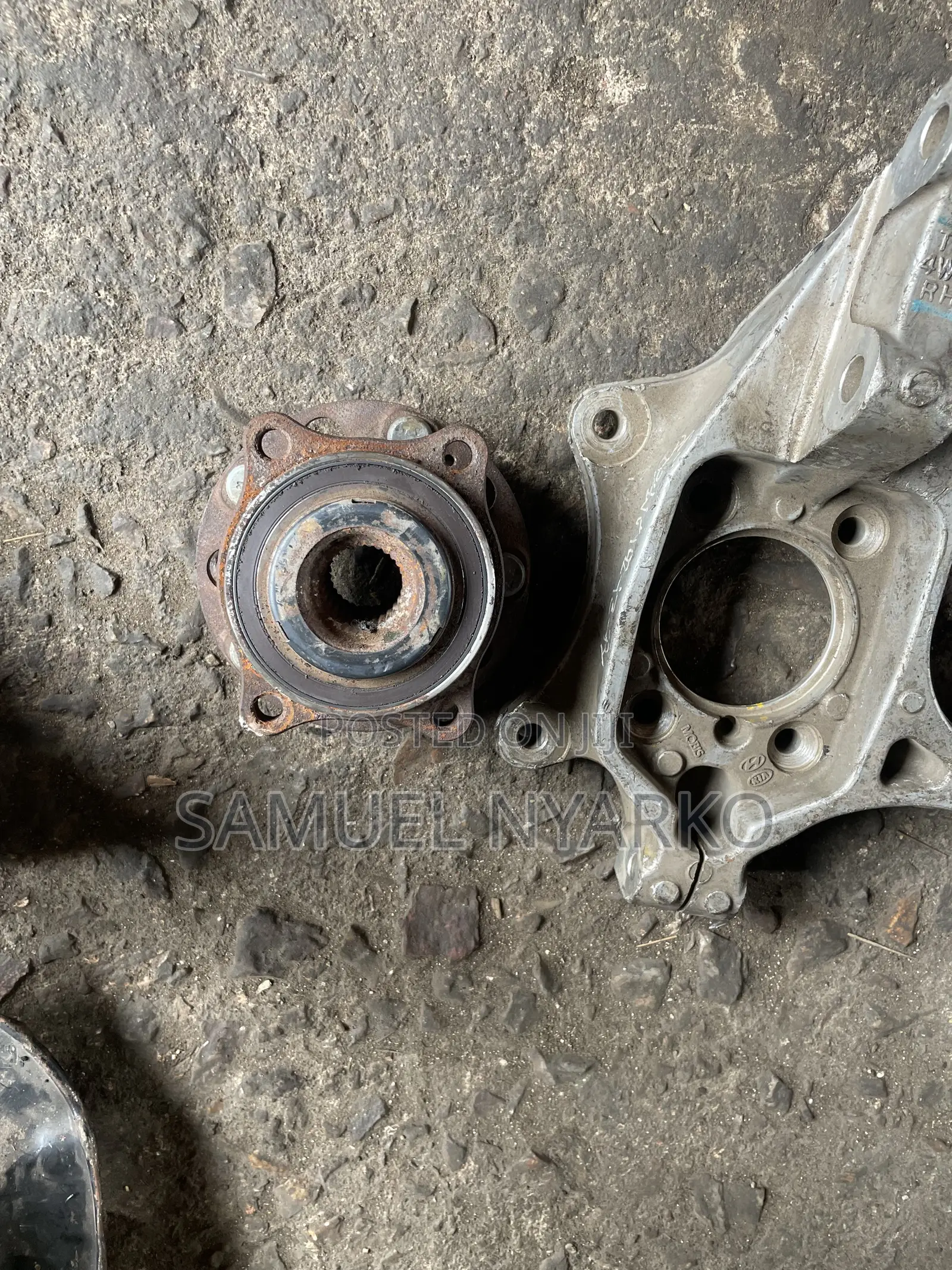 Hyundai Santafe 2024 Front Knuckle and Hub
