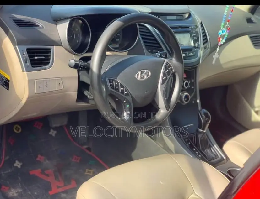 Hyundai Elantra SE 4dr Sedan (1.8L 4cyl 6A) 2015 Red