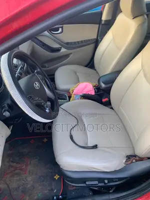 Hyundai Elantra SE 4dr Sedan (1.8L 4cyl 6A) 2015 Red