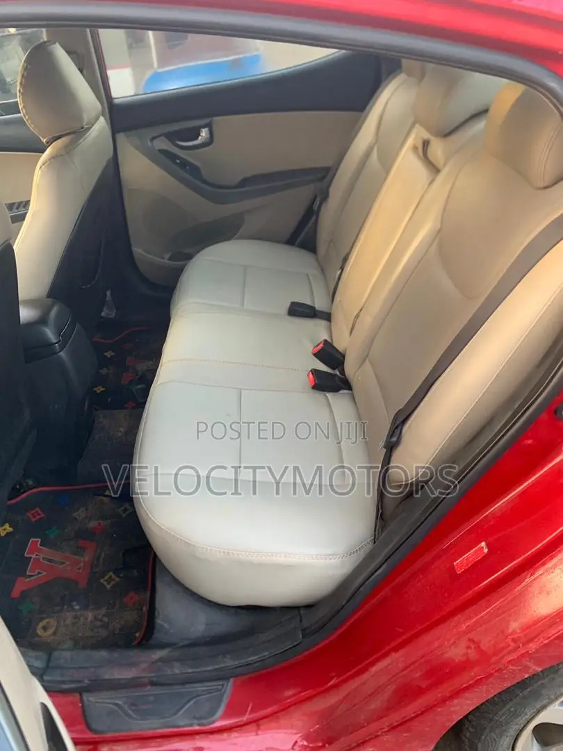 Hyundai Elantra SE 4dr Sedan (1.8L 4cyl 6A) 2015 Red
