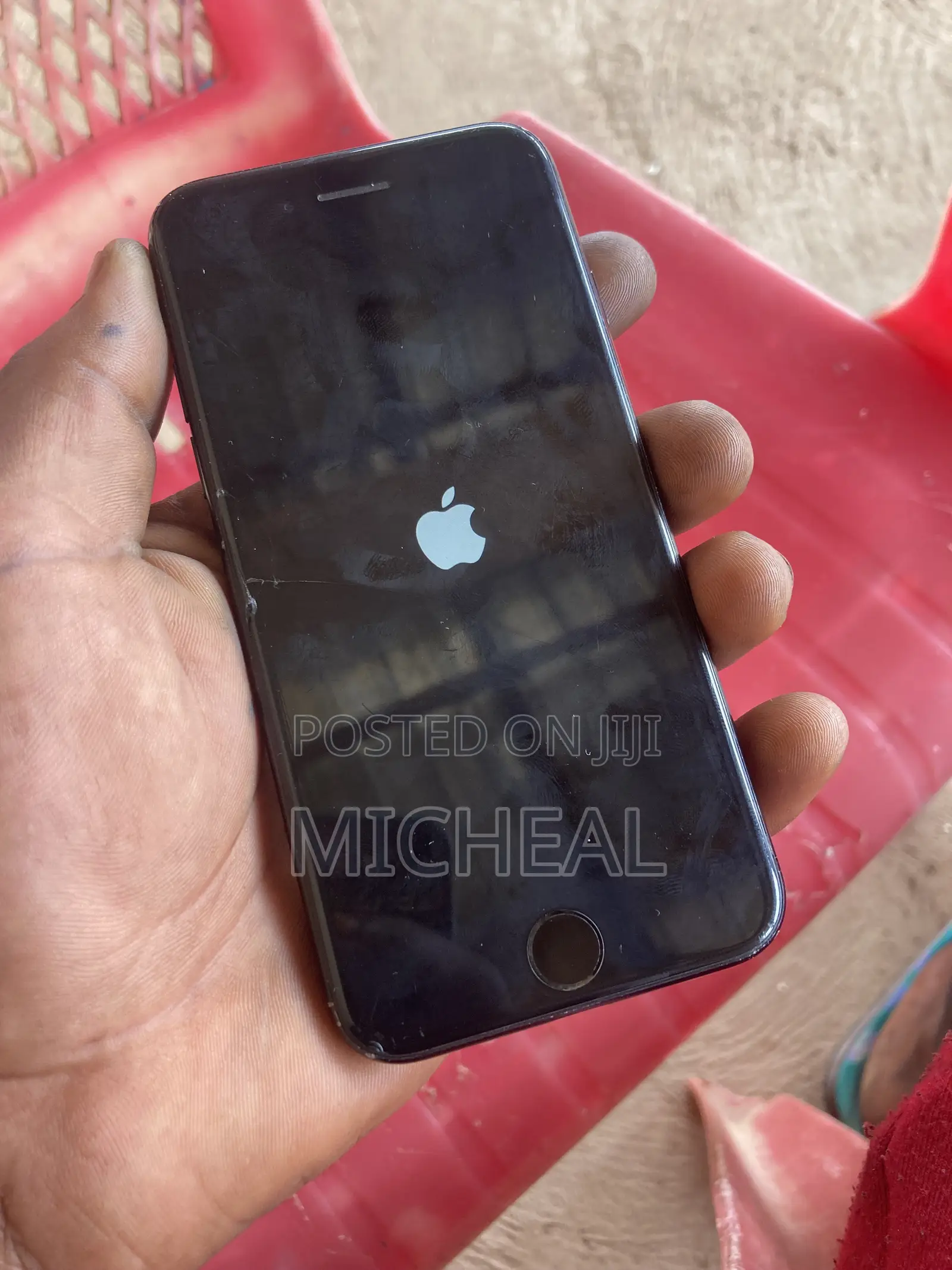 Apple iPhone SE 128 GB Black