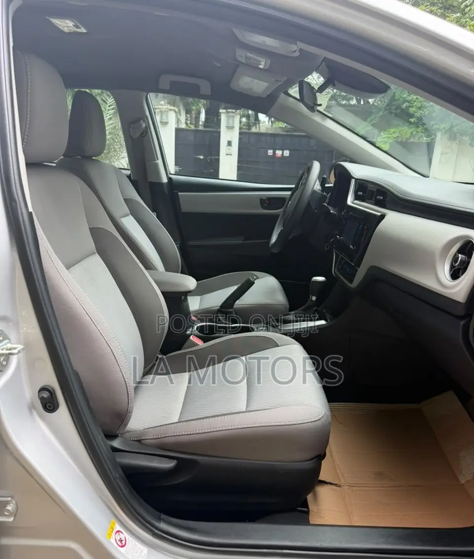 Toyota Corolla 2019 Silver