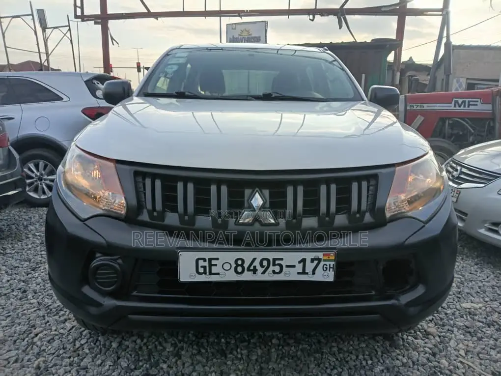 Mitsubishi L200 2015 White